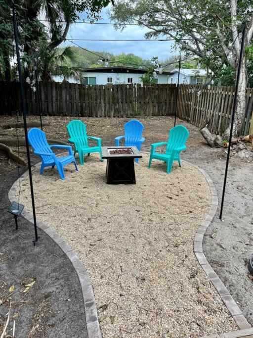 Beach Bungalow In Downtown Cocoa Beach Villa Exteriör bild