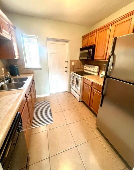 Beach Bungalow In Downtown Cocoa Beach Villa Exteriör bild