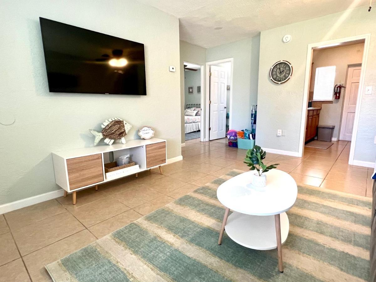 Beach Bungalow In Downtown Cocoa Beach Villa Exteriör bild